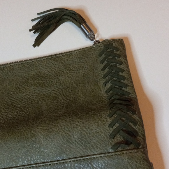 Green Clutch - Moda Luxe - NWOT - Picture 6 of 14